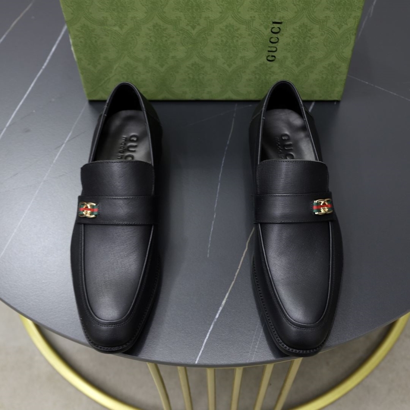 G*u*i leather shoes